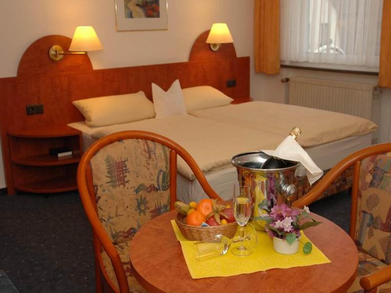 Hotel-Restaurant Zum Roeddenberg Osterode am Harz ภายนอก รูปภาพ